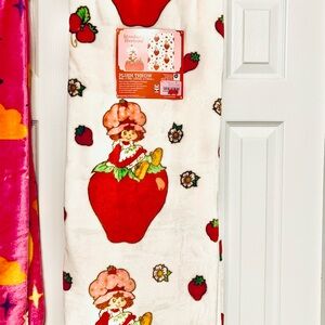Strawberry Shortcake Blanket